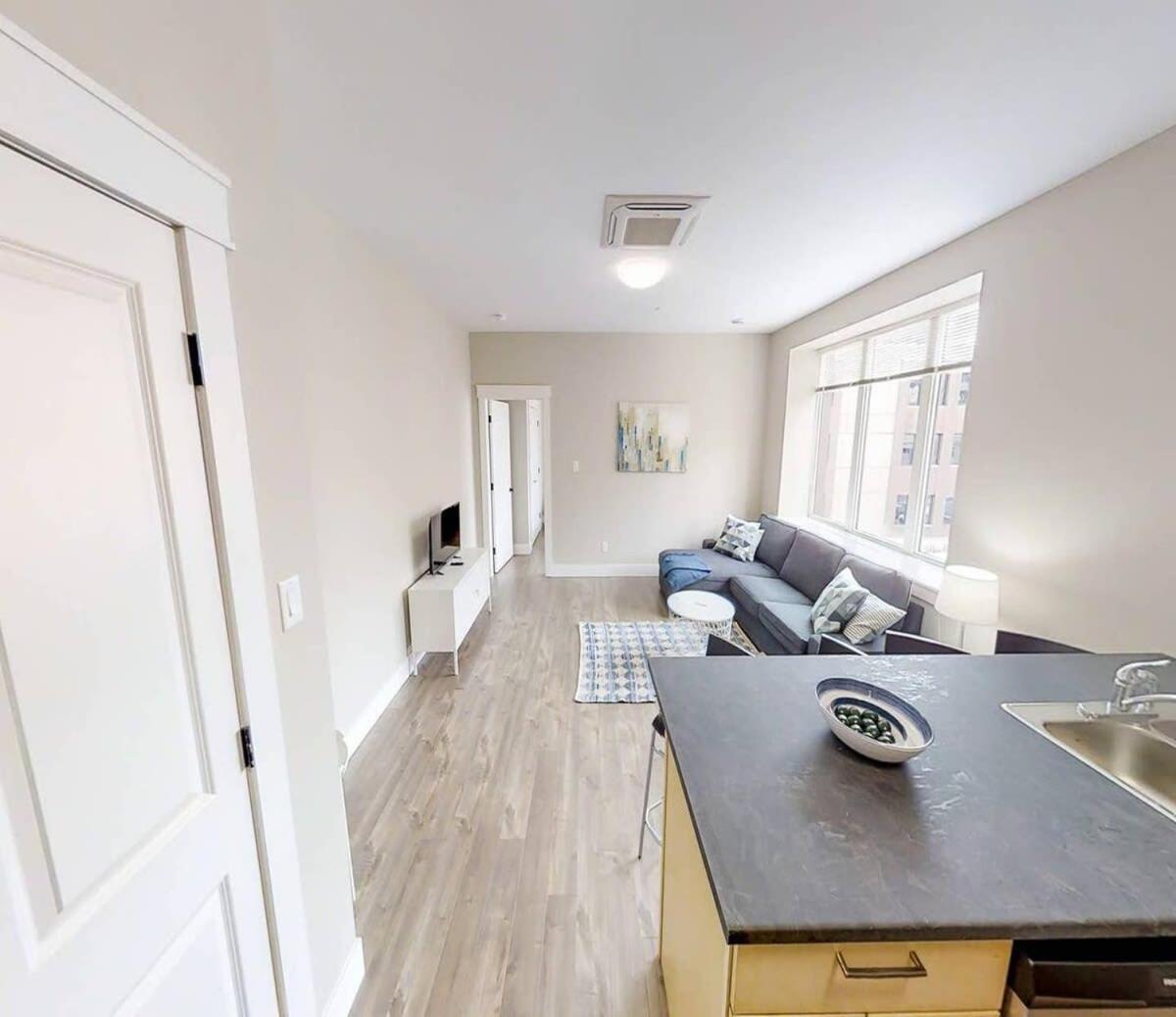 סאינט ג'ון Premium Condo Heart Of Uptown Location Parking Coffee מראה חיצוני תמונה