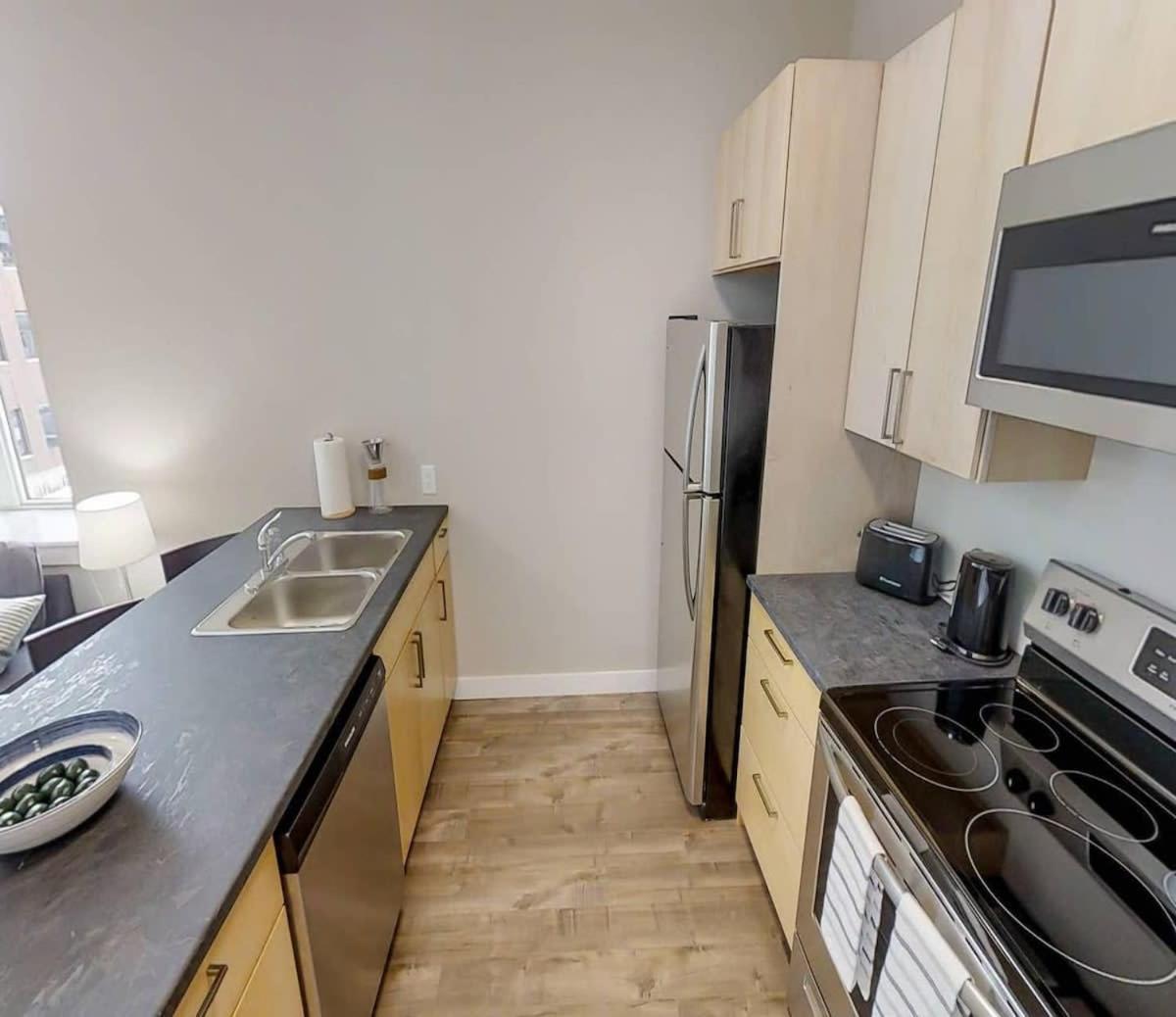 סאינט ג'ון Premium Condo Heart Of Uptown Location Parking Coffee מראה חיצוני תמונה